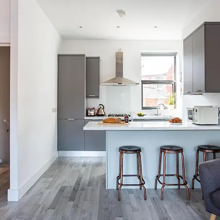 Modern Luxury Apartment, Sleeps 6, Best Location Belfast Exterior photo