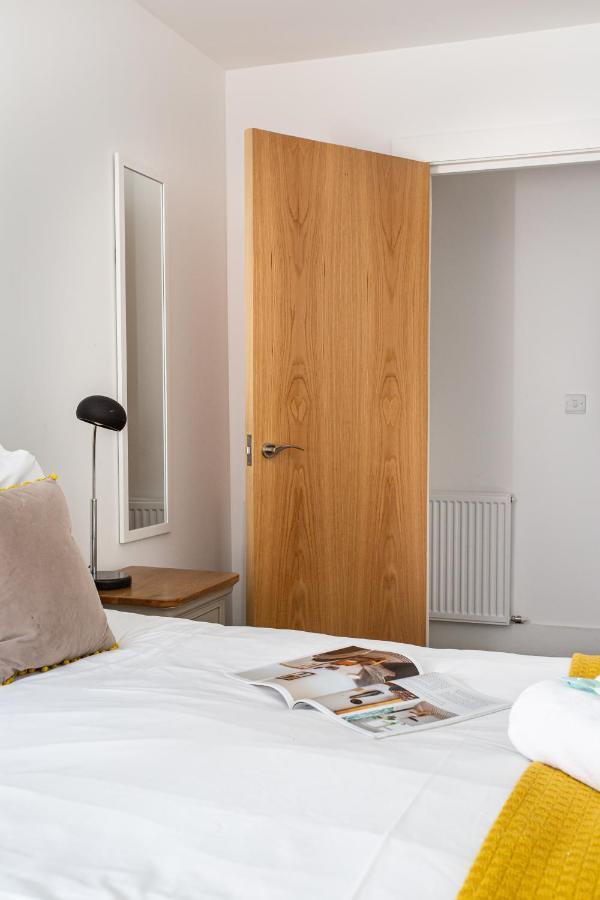 Апартаменты Modern Luxury Apartment, Sleeps 6, Location