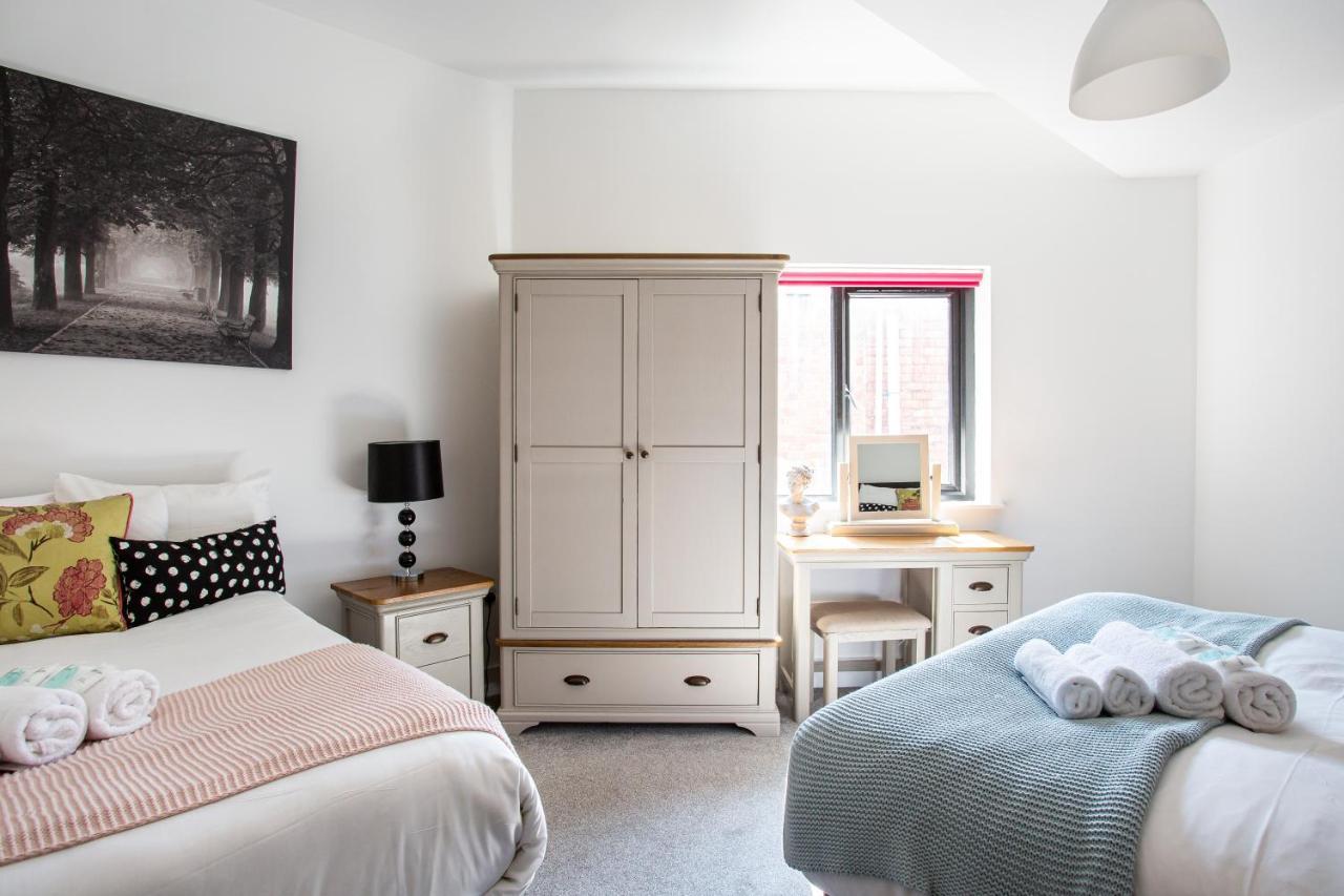 Modern Luxury Apartment, Sleeps 6, Location Apartment Belfast